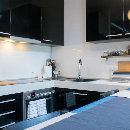Art&music Modern In 19th Century House Apartman