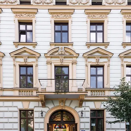 Art&music Modern In 19th Century House Apartman